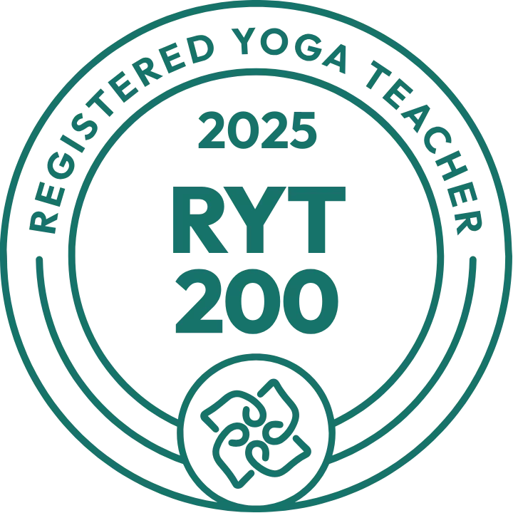 ryt-200-yoga-lehrer-karlsruhe-aya-verifiziert-ausgebildet-yoga-teacher