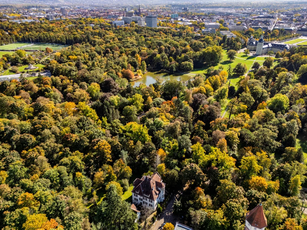 be-yogi-campus-ayurveda-yoga-coaching-karlsruhe-ahaweg-2-von-oben-schlossgarten-hardwald