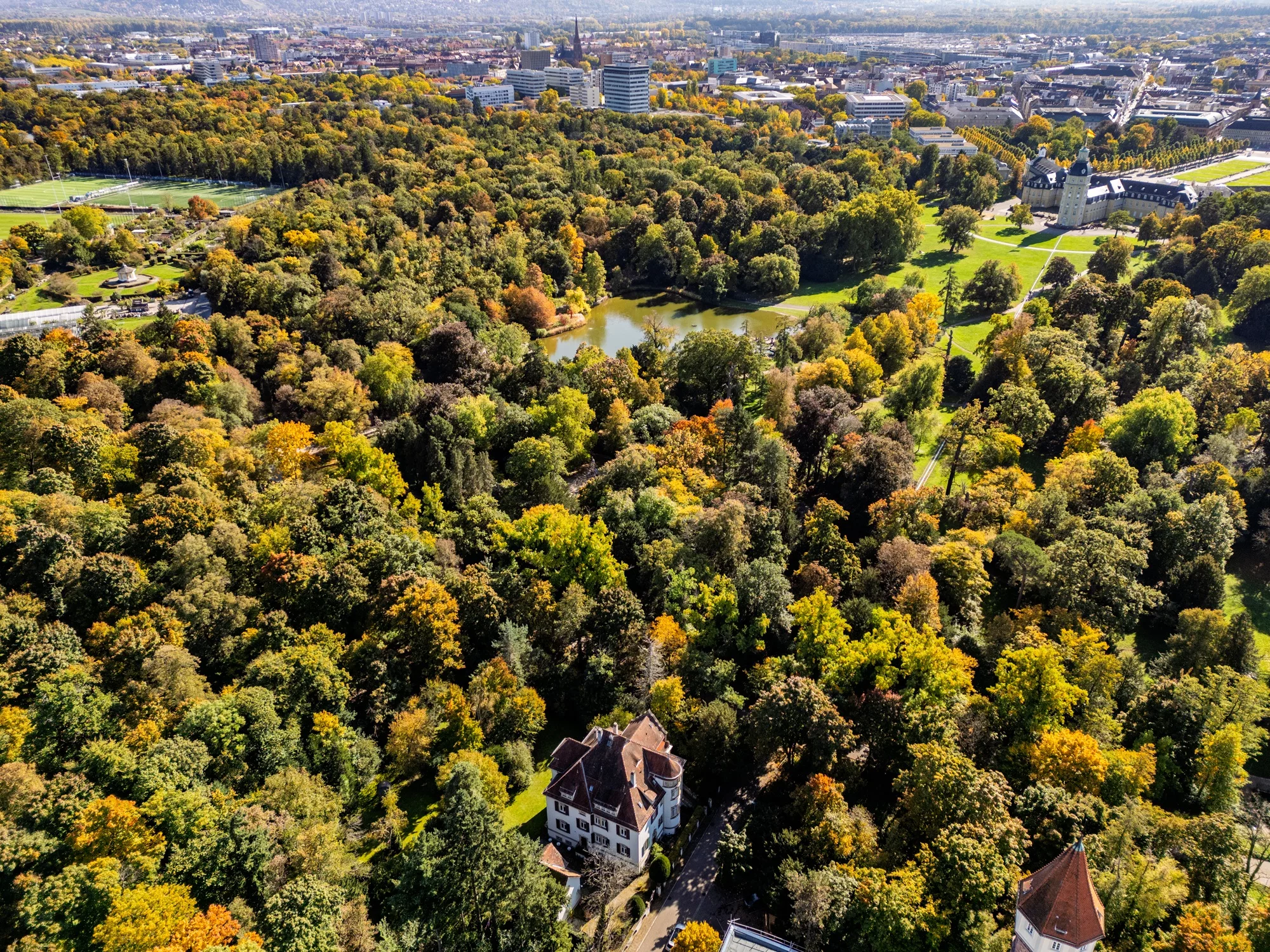 be-yogi-campus-ayurveda-yoga-coaching-karlsruhe-ahaweg-2-von-oben-schlossgarten-hardwald