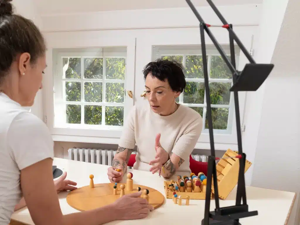 be-yogi-campus-ayurveda-yoga-coaching-karlsruhe-ahaweg-2-ulla-froehlich-strauss-aufstellung-gespraech-quer