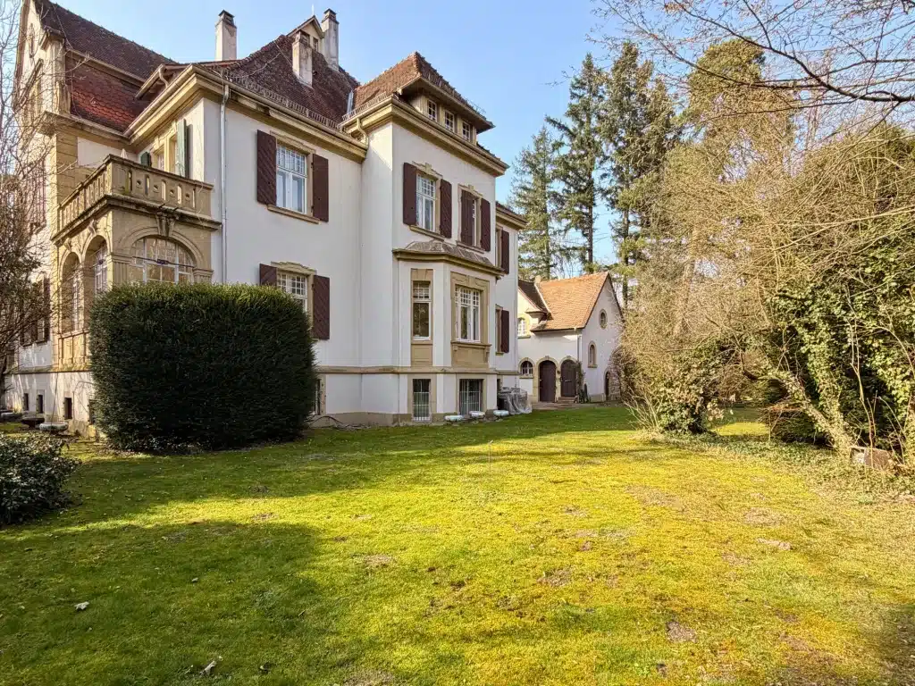 outdoor-yoga-karlsruhe-schlossgarten-ahaweg-yoga-campus-retreat-garten-forsthaus-09032026-villa