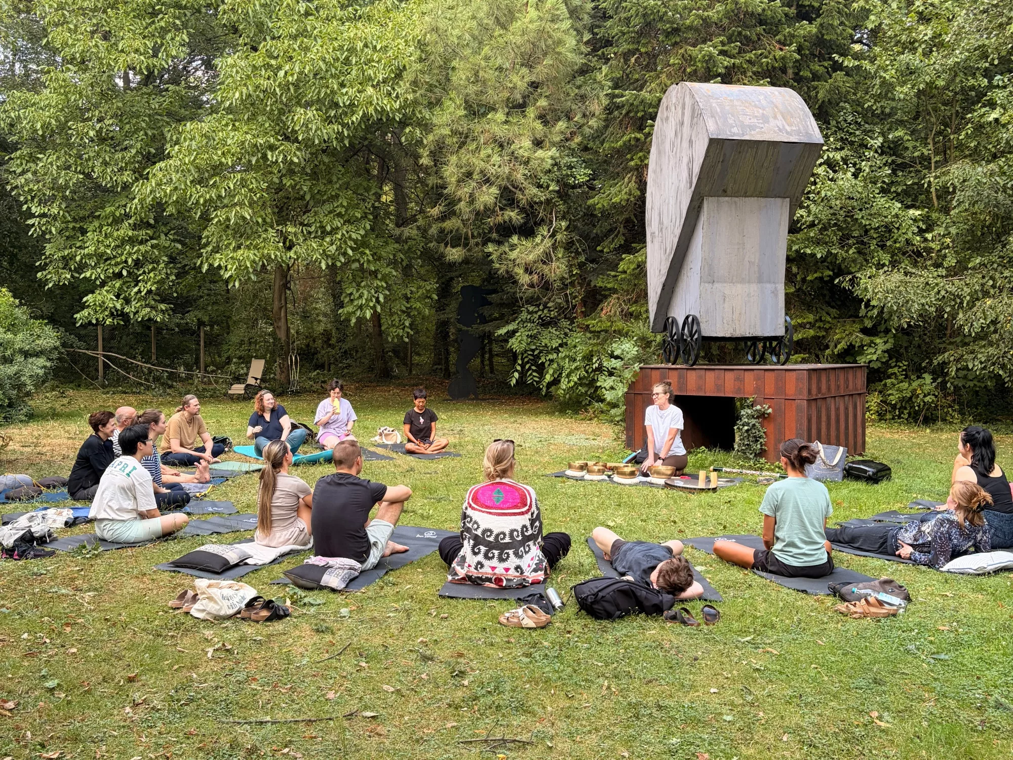 soundbad-be-yogi-campus-garten-outdoor-yoga-karlsruhe